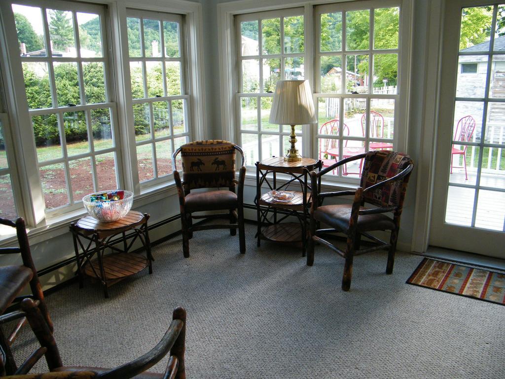 The Bond 1786 Inn (Adults Only) Warrensburg Экстерьер фото