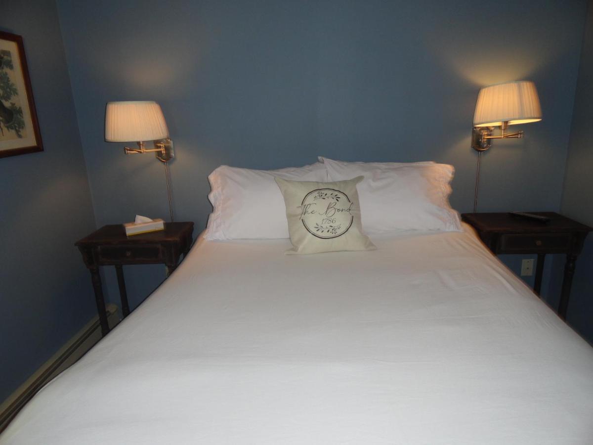 The Bond 1786 Inn (Adults Only) Warrensburg Номер фото
