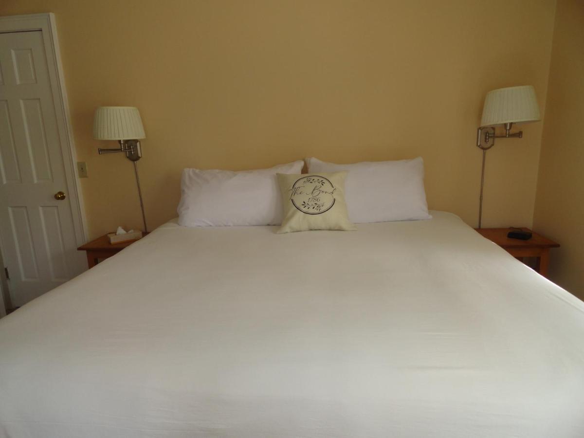 The Bond 1786 Inn (Adults Only) Warrensburg Номер фото