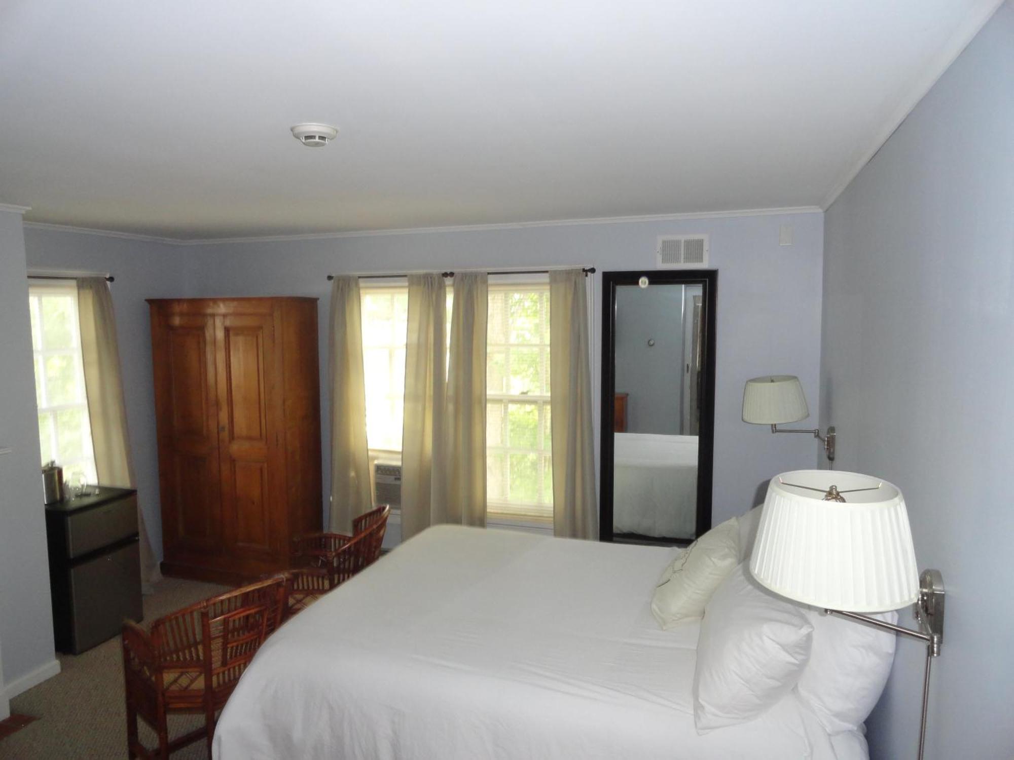 The Bond 1786 Inn (Adults Only) Warrensburg Номер фото