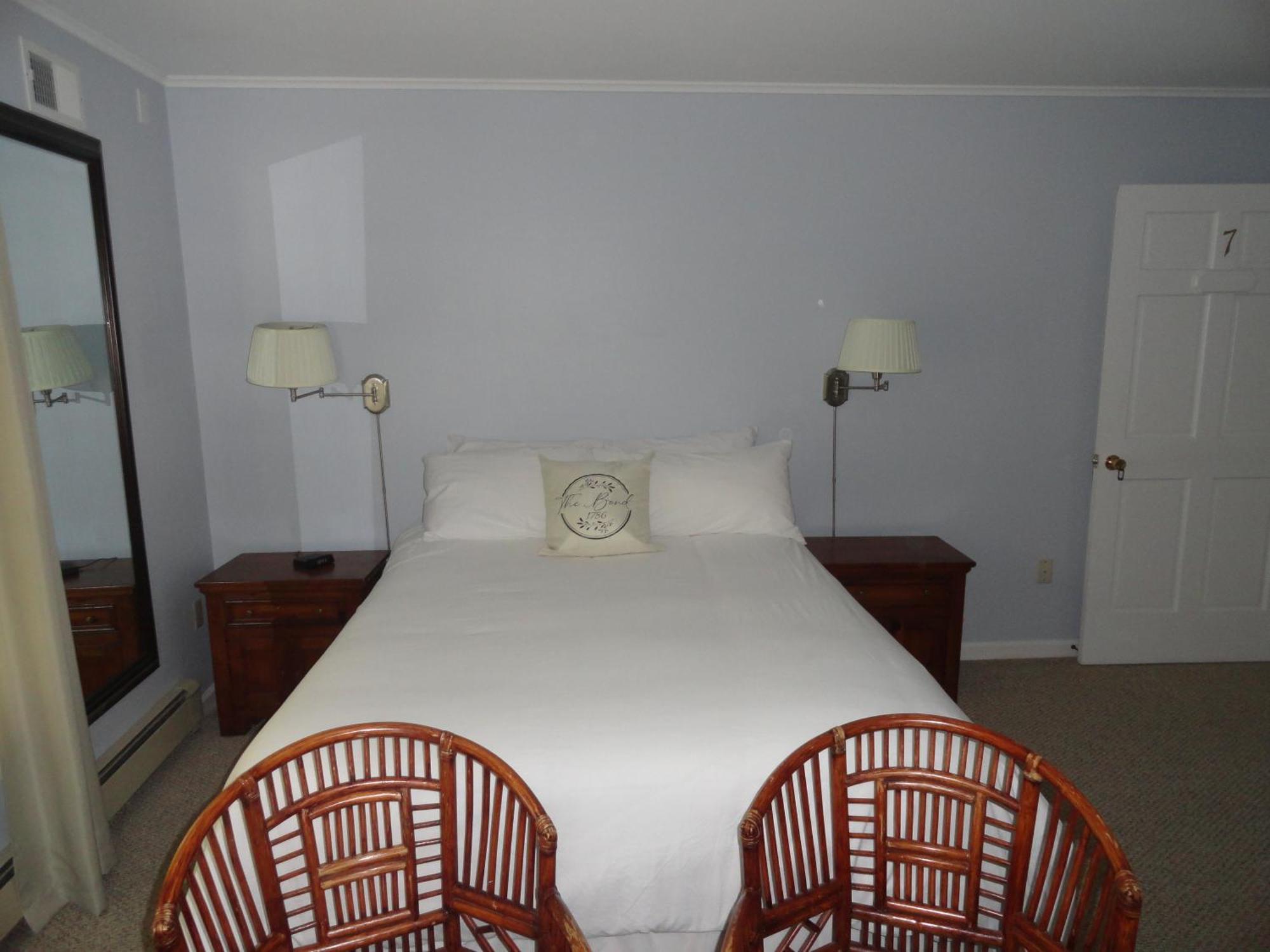 The Bond 1786 Inn (Adults Only) Warrensburg Номер фото