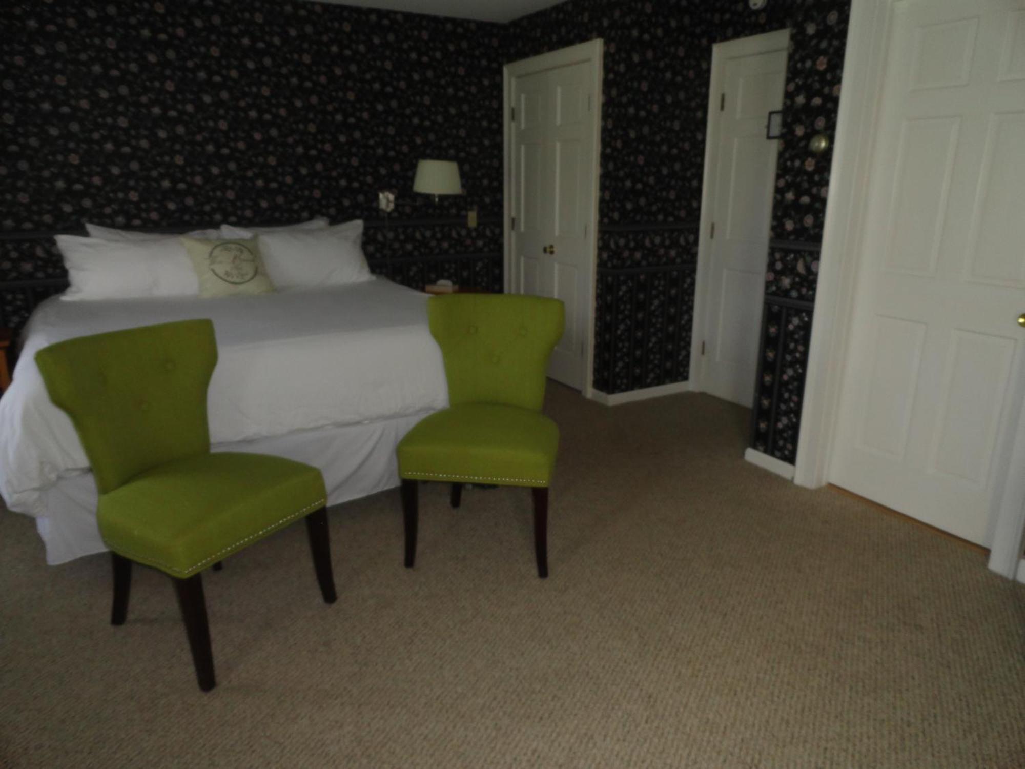 The Bond 1786 Inn (Adults Only) Warrensburg Номер фото